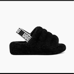 BLACK FLUFF YEAH UGG SLIPPERS